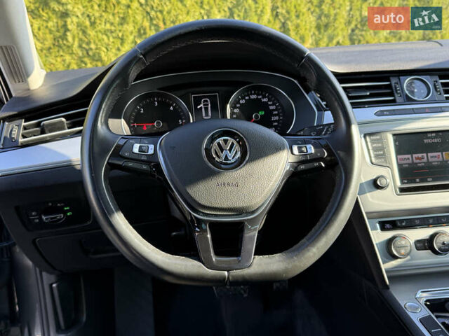 Серый Фольксваген Пассат, объемом двигателя 2 л и пробегом 195 тыс. км за 16999 $, фото 56 на Automoto.ua