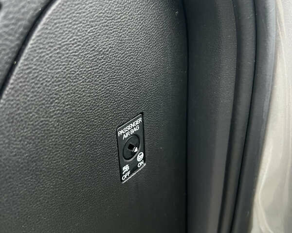 Сірий Фольксваген Пассат, об'ємом двигуна 1.6 л та пробігом 260 тис. км за 13999 $, фото 17 на Automoto.ua