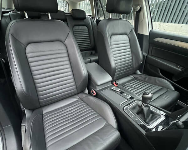 Сірий Фольксваген Пассат, об'ємом двигуна 1.6 л та пробігом 260 тис. км за 13999 $, фото 18 на Automoto.ua