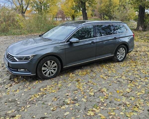 Серый Фольксваген Пассат, объемом двигателя 1.6 л и пробегом 190 тыс. км за 13900 $, фото 4 на Automoto.ua