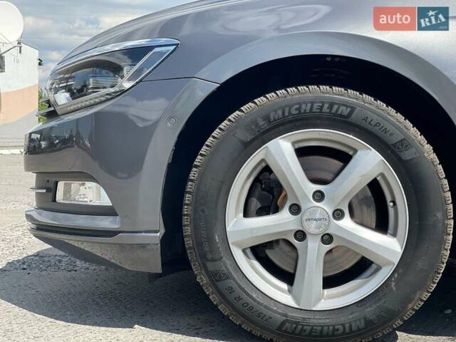 Серый Фольксваген Пассат, объемом двигателя 1.8 л и пробегом 165 тыс. км за 15500 $, фото 4 на Automoto.ua