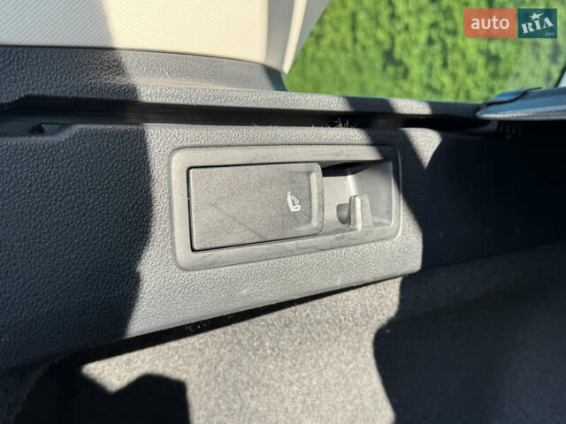 Серый Фольксваген Пассат, объемом двигателя 2 л и пробегом 195 тыс. км за 16999 $, фото 48 на Automoto.ua