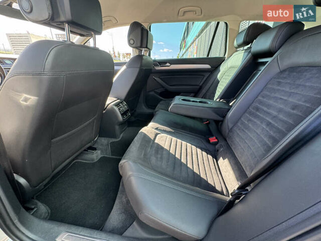 Сірий Фольксваген Пассат, об'ємом двигуна 1.6 л та пробігом 264 тис. км за 15800 $, фото 58 на Automoto.ua