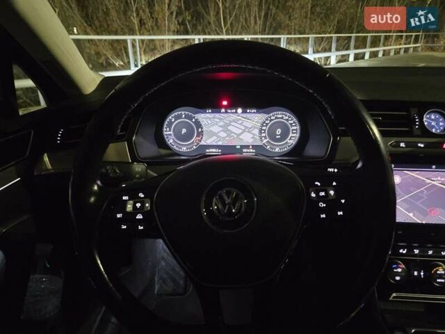 Серый Фольксваген Пассат, объемом двигателя 1.97 л и пробегом 198 тыс. км за 25000 $, фото 19 на Automoto.ua