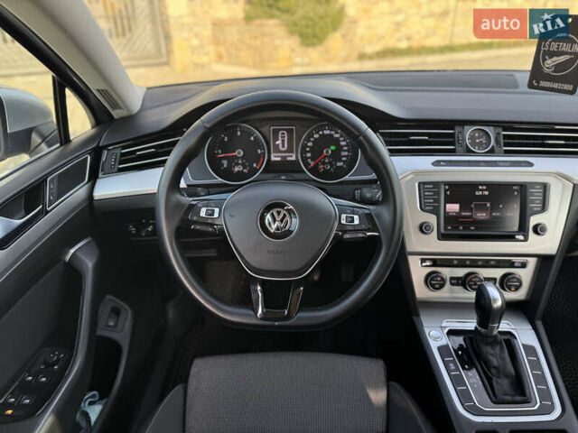 Сірий Фольксваген Пассат, об'ємом двигуна 1.6 л та пробігом 319 тис. км за 12200 $, фото 24 на Automoto.ua