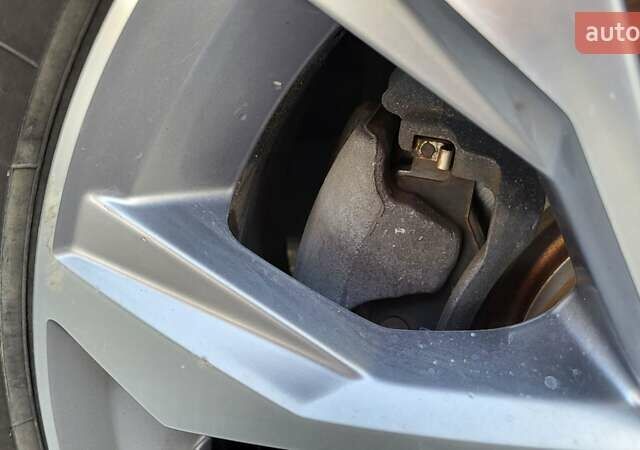 Фольксваген Пассат 2016 в Коломые на Automoto.ua Серый Фольксваген Пассат, объемом двигателя 1.97 л и пробегом 330 тыс. км за 14950 $, фото 24 на Automoto.ua