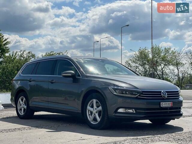 Серый Фольксваген Пассат, объемом двигателя 1.8 л и пробегом 165 тыс. км за 15500 $, фото 3 на Automoto.ua