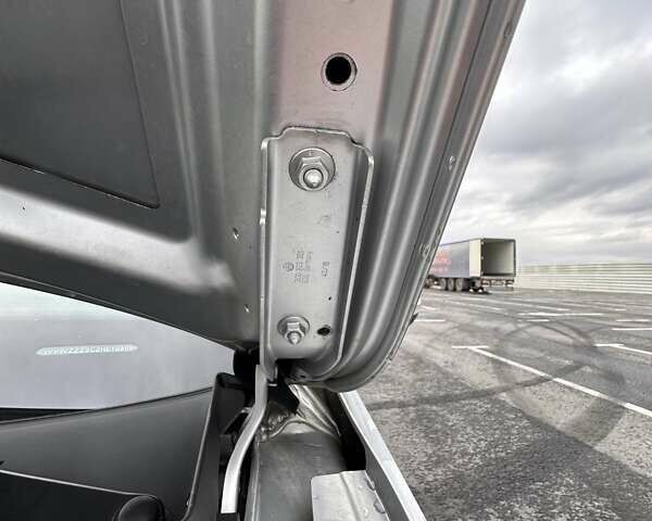 Серый Фольксваген Пассат, объемом двигателя 1.97 л и пробегом 306 тыс. км за 15000 $, фото 59 на Automoto.ua