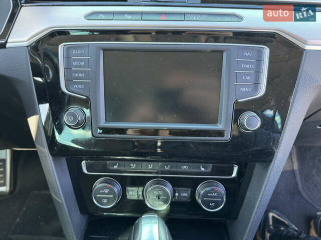 Сірий Фольксваген Пассат, об'ємом двигуна 1.6 л та пробігом 264 тис. км за 15800 $, фото 48 на Automoto.ua