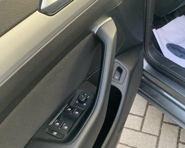 Серый Фольксваген Пассат, объемом двигателя 2 л и пробегом 276 тыс. км за 14200 $, фото 9 на Automoto.ua