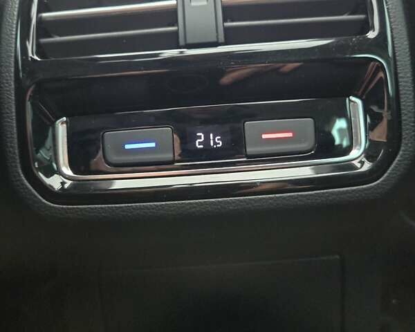 Серый Фольксваген Пассат, объемом двигателя 1.97 л и пробегом 198 тыс. км за 25000 $, фото 34 на Automoto.ua