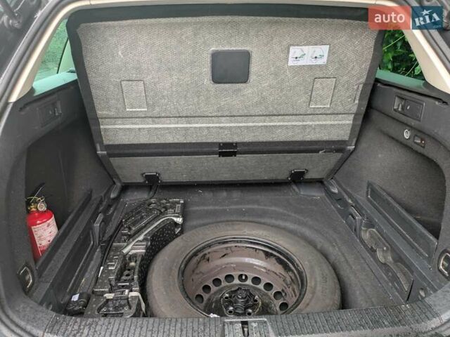 Серый Фольксваген Пассат, объемом двигателя 1.6 л и пробегом 290 тыс. км за 11499 $, фото 6 на Automoto.ua