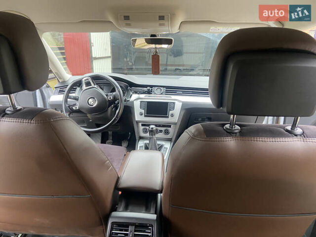 Серый Фольксваген Пассат, объемом двигателя 1.6 л и пробегом 320 тыс. км за 13500 $, фото 8 на Automoto.ua