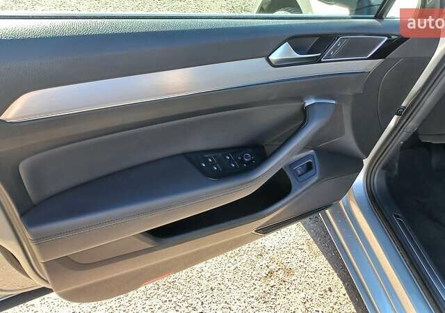 Серый Фольксваген Пассат, объемом двигателя 1.97 л и пробегом 277 тыс. км за 16900 $, фото 17 на Automoto.ua