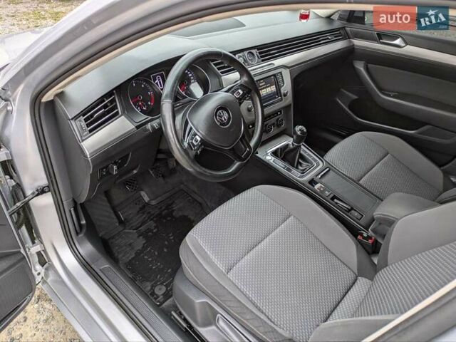 Серый Фольксваген Пассат, объемом двигателя 1.97 л и пробегом 320 тыс. км за 13400 $, фото 2 на Automoto.ua