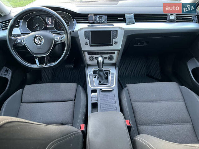 Серый Фольксваген Пассат, объемом двигателя 1.6 л и пробегом 262 тыс. км за 11800 $, фото 17 на Automoto.ua