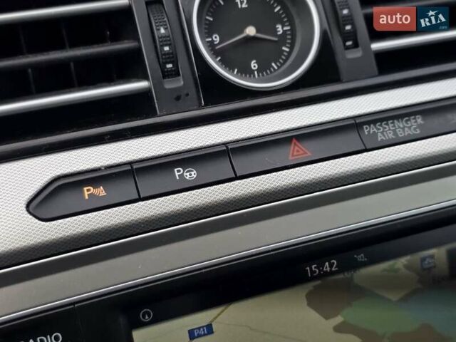 Сірий Фольксваген Пассат, об'ємом двигуна 2 л та пробігом 226 тис. км за 15499 $, фото 3 на Automoto.ua