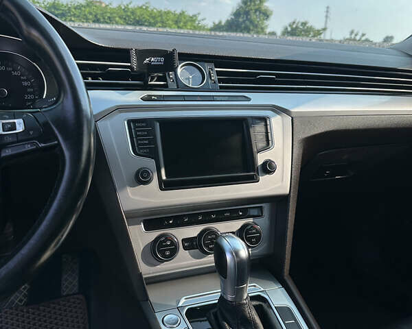 Серый Фольксваген Пассат, объемом двигателя 1.97 л и пробегом 275 тыс. км за 15499 $, фото 8 на Automoto.ua