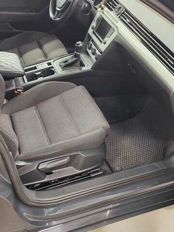 Серый Фольксваген Пассат, объемом двигателя 1.97 л и пробегом 258 тыс. км за 14200 $, фото 1 на Automoto.ua