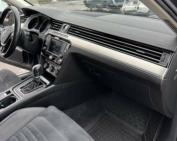 Серый Фольксваген Пассат, объемом двигателя 1.6 л и пробегом 202 тыс. км за 14900 $, фото 21 на Automoto.ua