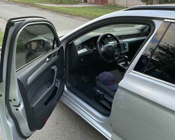 Серый Фольксваген Пассат, объемом двигателя 1.97 л и пробегом 271 тыс. км за 16000 $, фото 13 на Automoto.ua