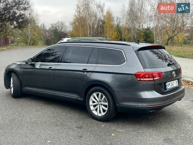 Серый Фольксваген Пассат, объемом двигателя 1.97 л и пробегом 240 тыс. км за 15599 $, фото 5 на Automoto.ua
