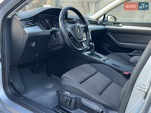 Серый Фольксваген Пассат, объемом двигателя 1.6 л и пробегом 262 тыс. км за 11800 $, фото 40 на Automoto.ua