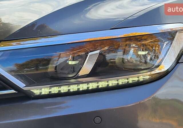 Фольксваген Пассат 2016 в Коломые на Automoto.ua Серый Фольксваген Пассат, объемом двигателя 1.97 л и пробегом 330 тыс. км за 14950 $, фото 5 на Automoto.ua