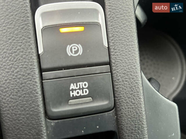 Серый Фольксваген Пассат, объемом двигателя 1.6 л и пробегом 263 тыс. км за 13500 $, фото 19 на Automoto.ua