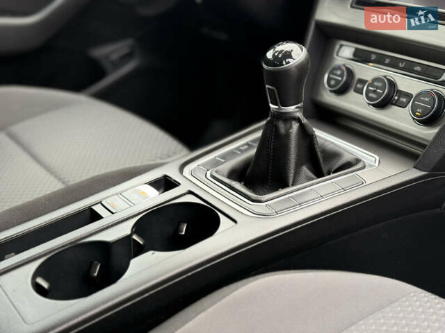 Серый Фольксваген Пассат, объемом двигателя 2 л и пробегом 181 тыс. км за 13499 $, фото 43 на Automoto.ua