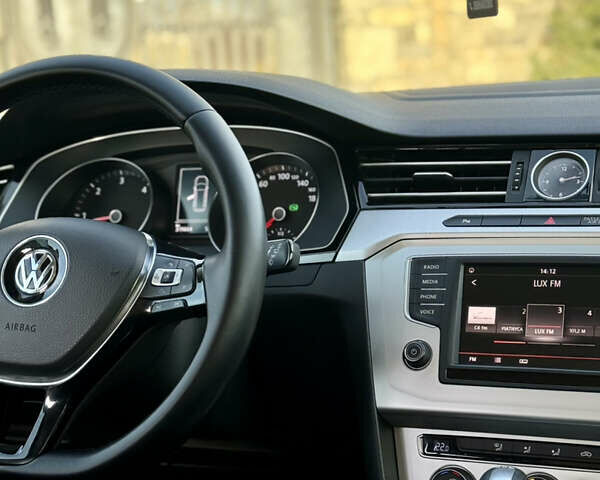 Сірий Фольксваген Пассат, об'ємом двигуна 1.6 л та пробігом 319 тис. км за 12200 $, фото 26 на Automoto.ua