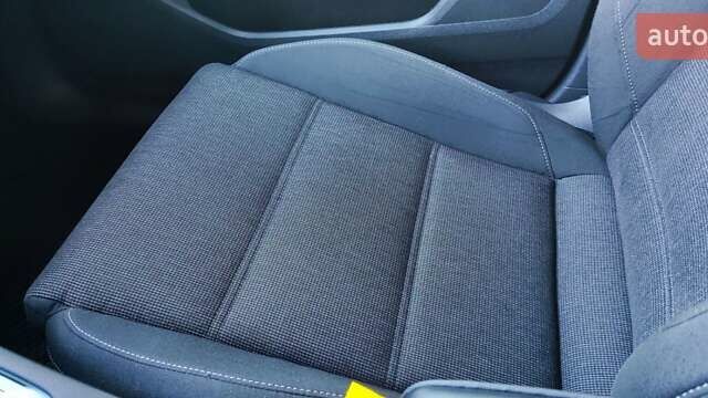 Серый Фольксваген Пассат, объемом двигателя 1.97 л и пробегом 258 тыс. км за 14200 $, фото 12 на Automoto.ua