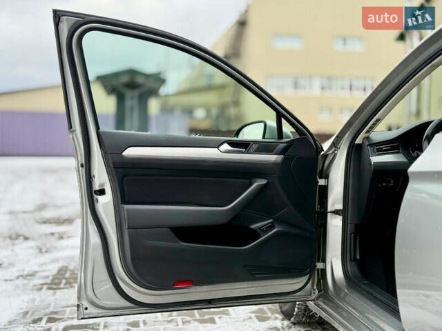 Серый Фольксваген Пассат, объемом двигателя 2 л и пробегом 181 тыс. км за 13499 $, фото 30 на Automoto.ua