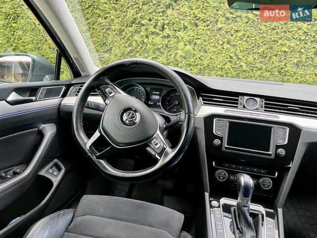 Фольксваген Пассат 2016 в Рогатине на Automoto.ua Серый Фольксваген Пассат, объемом двигателя 1.4 л и пробегом 271 тыс. км за 17300 $, фото 36 на Automoto.ua