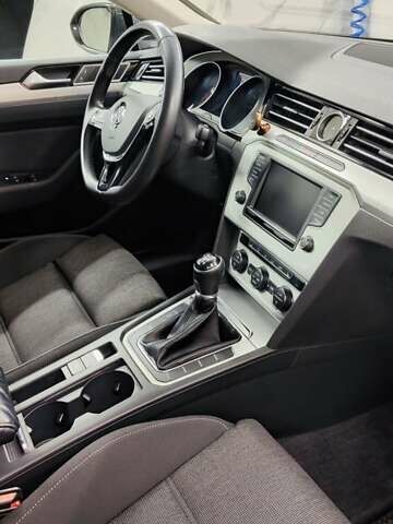 Серый Фольксваген Пассат, объемом двигателя 1.97 л и пробегом 258 тыс. км за 14200 $, фото 5 на Automoto.ua