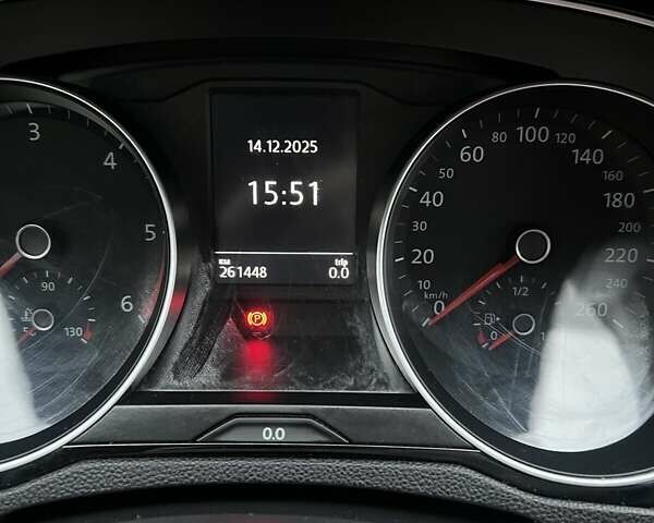 Серый Фольксваген Пассат, объемом двигателя 1.97 л и пробегом 261 тыс. км за 14850 $, фото 10 на Automoto.ua