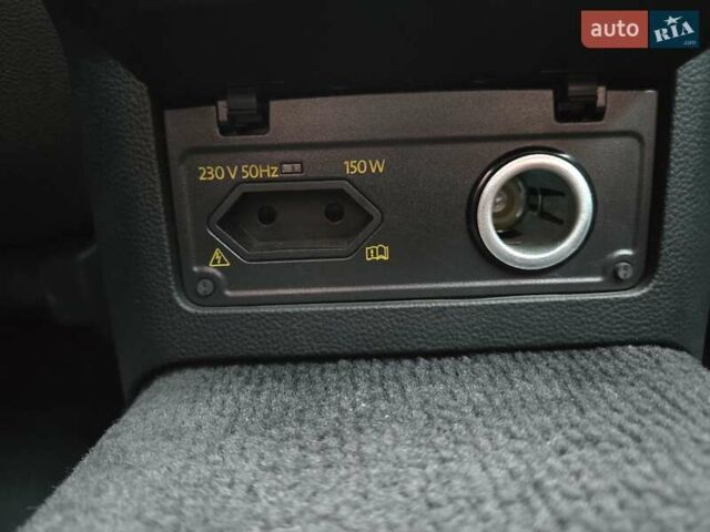 Серый Фольксваген Пассат, объемом двигателя 1.97 л и пробегом 198 тыс. км за 25000 $, фото 33 на Automoto.ua