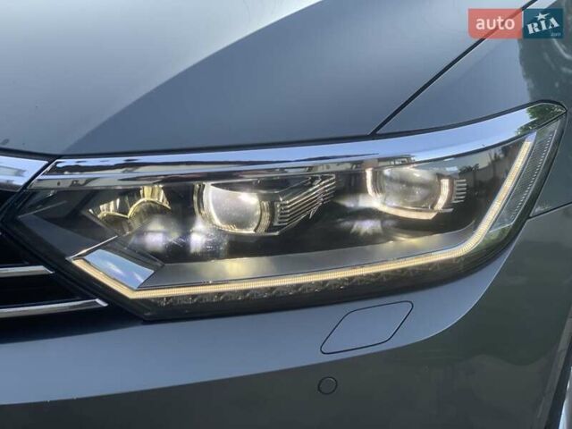 Серый Фольксваген Пассат, объемом двигателя 1.97 л и пробегом 231 тыс. км за 16000 $, фото 3 на Automoto.ua