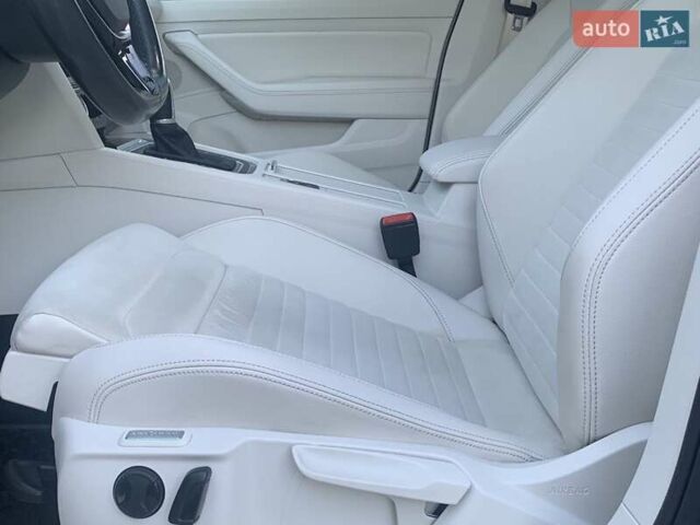 Серый Фольксваген Пассат, объемом двигателя 1.97 л и пробегом 231 тыс. км за 16000 $, фото 9 на Automoto.ua