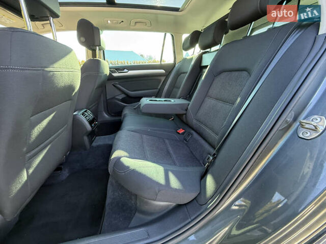 Серый Фольксваген Пассат, объемом двигателя 2 л и пробегом 195 тыс. км за 16999 $, фото 51 на Automoto.ua