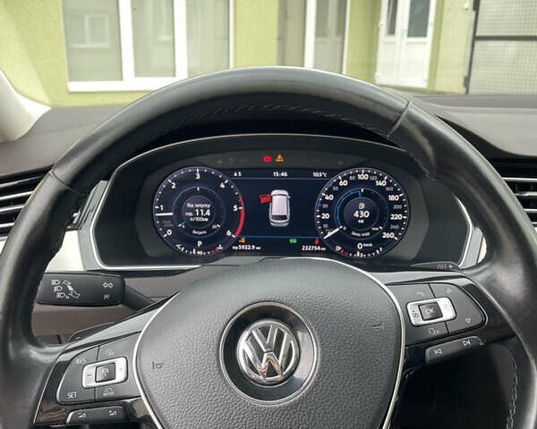 Серый Фольксваген Пассат, объемом двигателя 1.97 л и пробегом 233 тыс. км за 21999 $, фото 16 на Automoto.ua