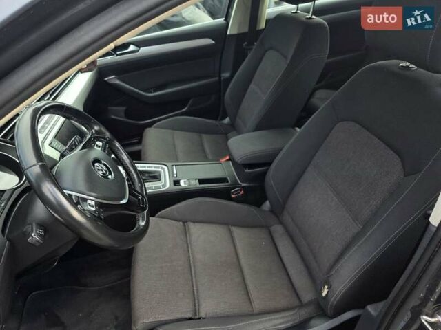 Сірий Фольксваген Пассат, об'ємом двигуна 2 л та пробігом 226 тис. км за 15499 $, фото 25 на Automoto.ua