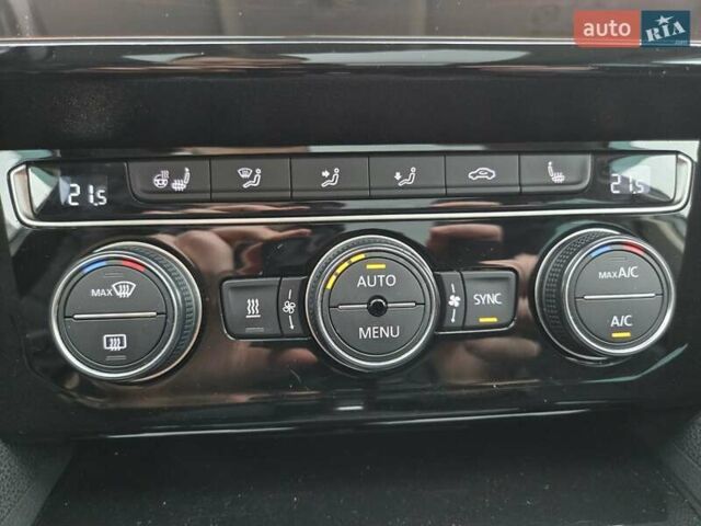 Серый Фольксваген Пассат, объемом двигателя 1.97 л и пробегом 198 тыс. км за 25000 $, фото 77 на Automoto.ua