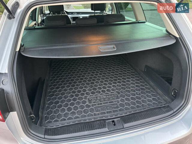 Серый Фольксваген Пассат, объемом двигателя 2 л и пробегом 267 тыс. км за 13950 $, фото 134 на Automoto.ua