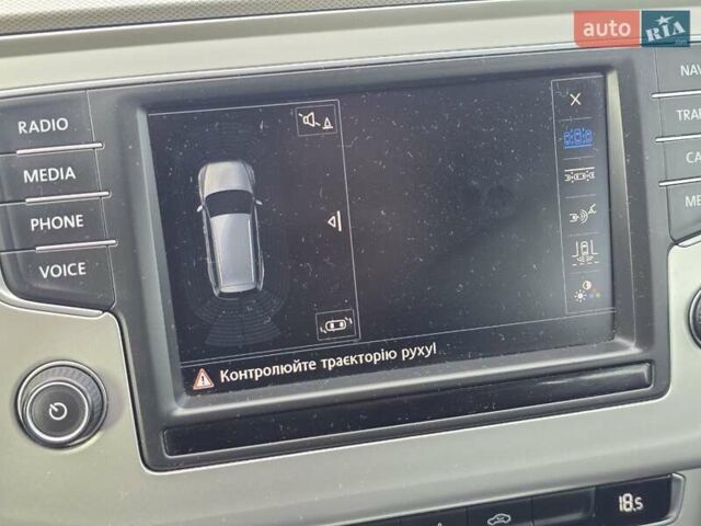 Сірий Фольксваген Пассат, об'ємом двигуна 2 л та пробігом 226 тис. км за 15499 $, фото 4 на Automoto.ua