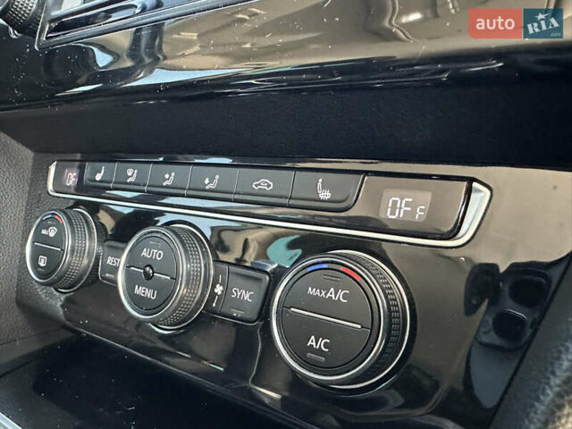 Серый Фольксваген Пассат, объемом двигателя 1.97 л и пробегом 275 тыс. км за 15999 $, фото 58 на Automoto.ua