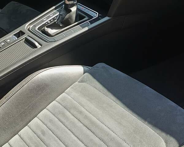 Сірий Фольксваген Пассат, об'ємом двигуна 1.97 л та пробігом 240 тис. км за 16000 $, фото 11 на Automoto.ua