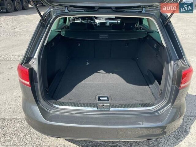 Серый Фольксваген Пассат, объемом двигателя 1.8 л и пробегом 165 тыс. км за 15500 $, фото 27 на Automoto.ua