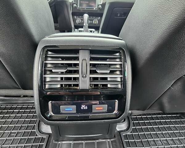 Серый Фольксваген Пассат, объемом двигателя 1.97 л и пробегом 272 тыс. км за 16650 $, фото 12 на Automoto.ua