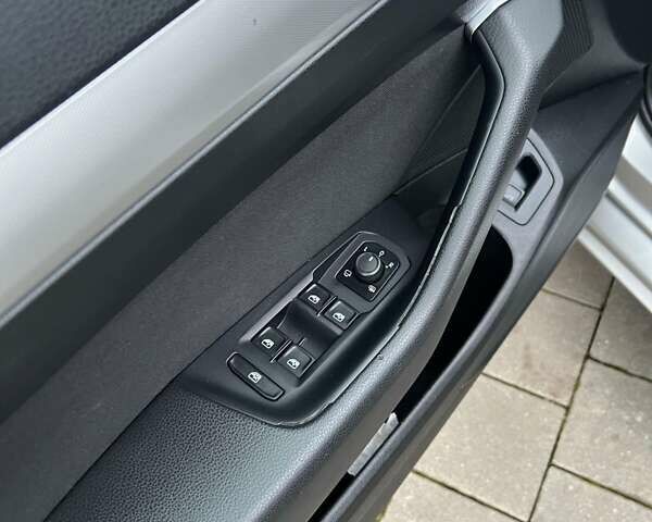 Сірий Фольксваген Пассат, об'ємом двигуна 1.97 л та пробігом 250 тис. км за 15200 $, фото 19 на Automoto.ua